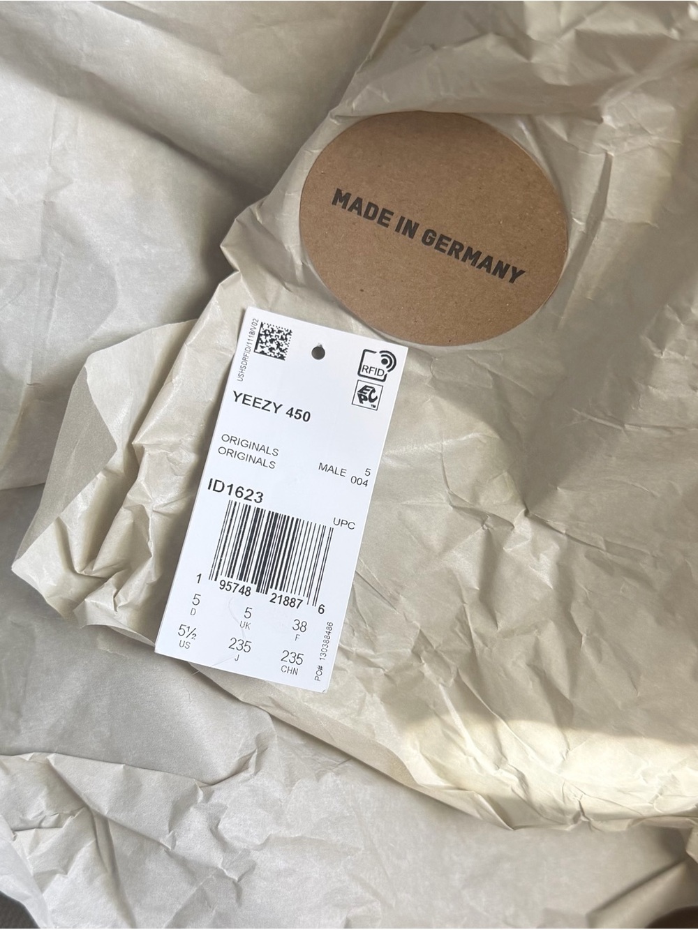 Yeezy 450 - Picture 2 of 12